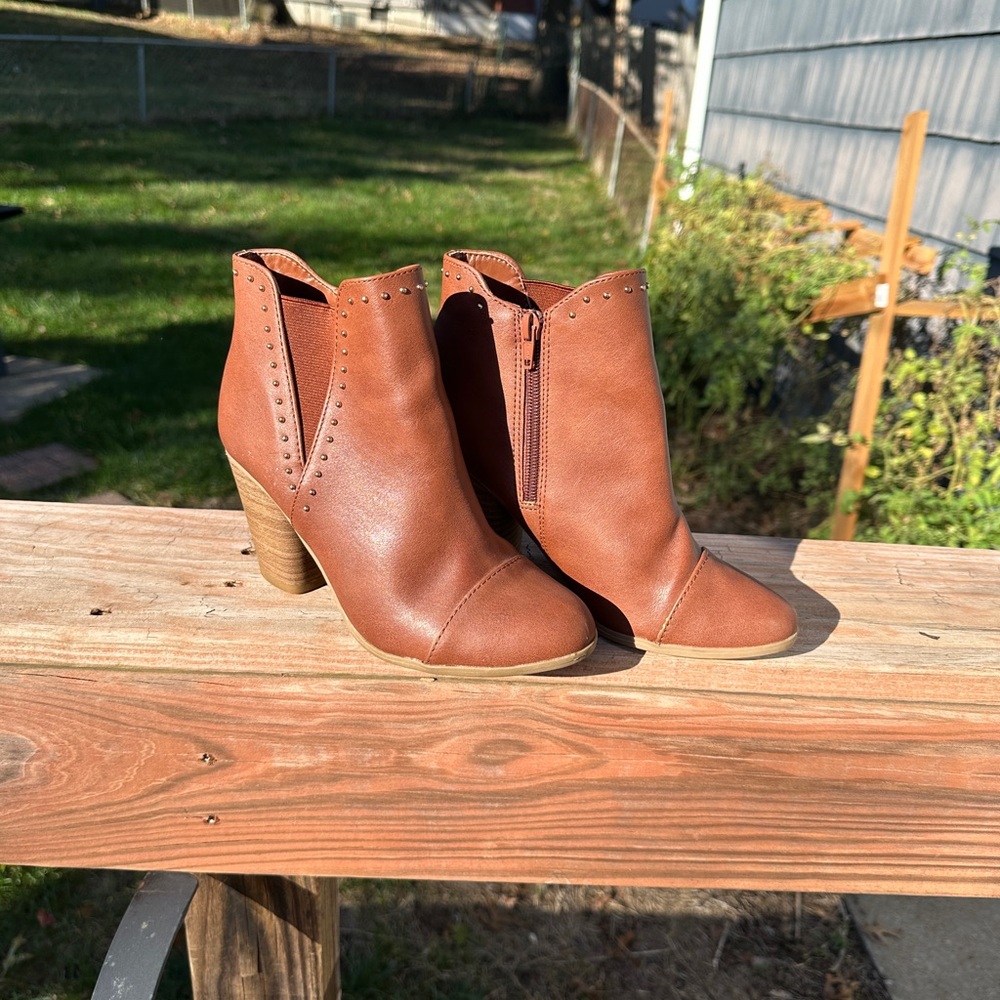 LC Lauren Conrad Chestnut Ankle Booties